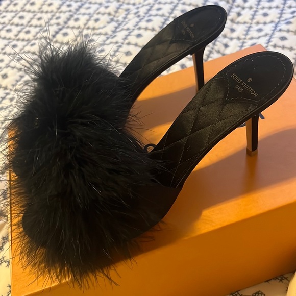 NEW Louis Vuitton Marilyn mule high heels black fur and satin size 40 AUTHENTIC - Picture 12 of 16